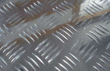 Porcellana Superficie luminosa cinque barre di anti piatto di slittamento del controllore del piatto dello strato 5052 del piatto di alluminio del controllore fabbrica